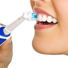 Utilisation d'une brosse électrique